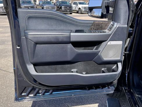 Used 2025 Ford F250 Lariat w/ Chrome Package image 22