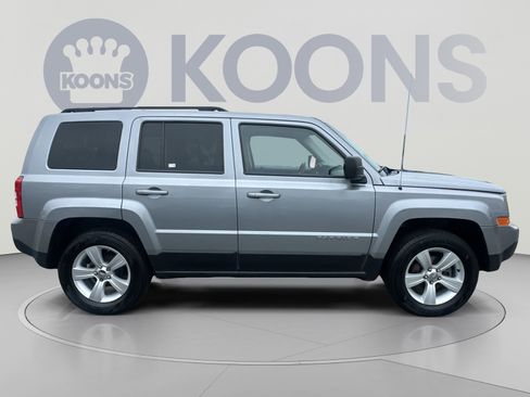 Used 2014 Jeep Patriot Latitude w/ Sun/Sound Group AWD/4WD image 17