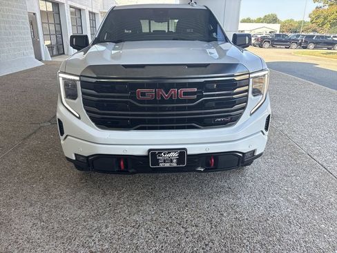 Certified 2023 GMC Sierra 1500 AT4 w/ Technology Package AWD/4WD image 32