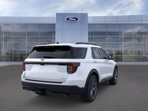 New 2026 Ford Explorer ST-Line w/ ST-Line Street Pack AWD/4WD image 8