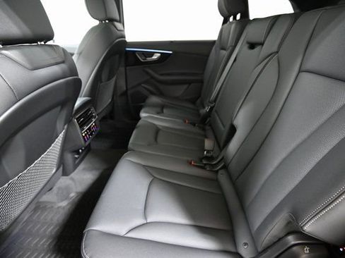 New 2026 Audi Q7 3.0T Premium Plus AWD/4WD image 9