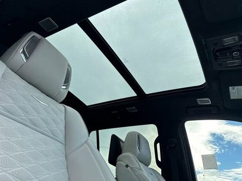 New 2026 Cadillac Escalade ESV Platinum Sport w/ LPO, ONYX Package image 18