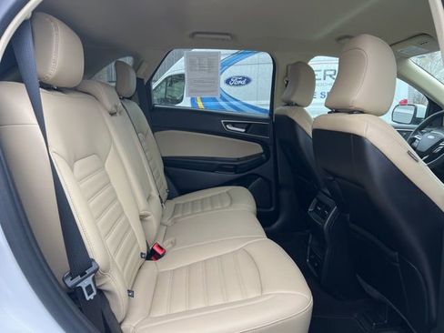 Used 2024 Ford Edge SEL w/ Convenience Package image 14