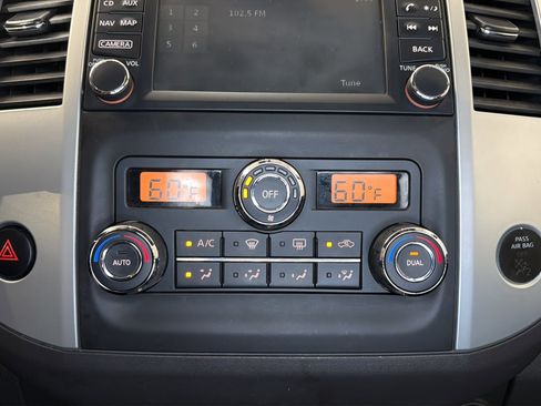 Used 2015 Nissan Frontier PRO-4X w/ Pro-4x Luxury Package AWD/4WD image 28