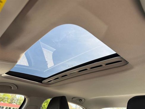 Used 2013 Volkswagen Passat TDI SE image 21