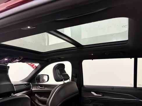 New 2025 Jeep Grand Cherokee L Overland w/ Luxury Tech Group IV image 18