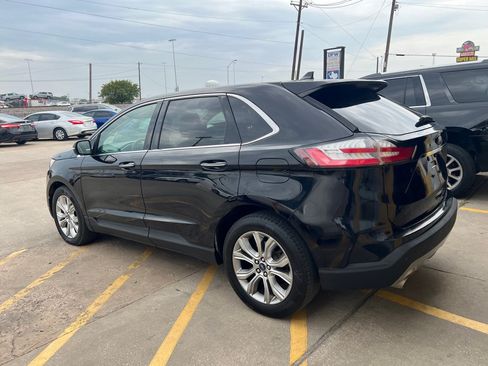 Used 2020 Ford Edge Titanium FWD image 4