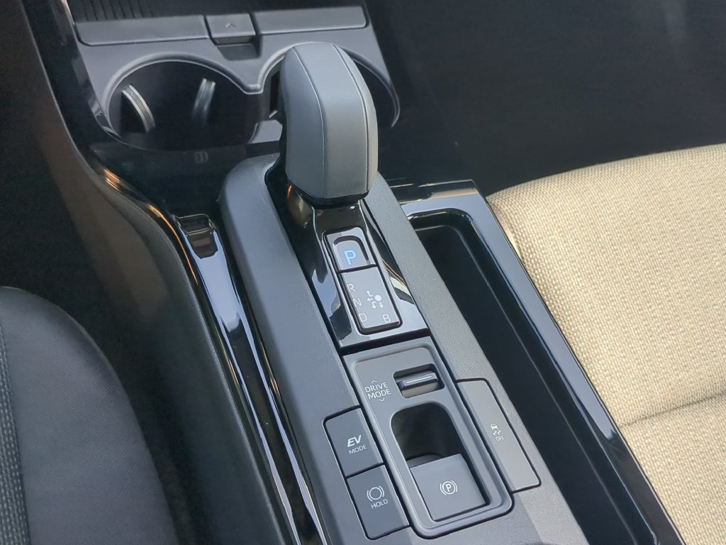 Used 2025 Toyota Prius LE FWD image 23