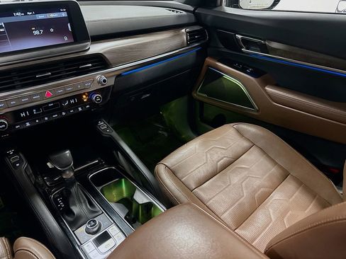 Used 2020 Kia Telluride SX w/ SX Prestige Package image 30