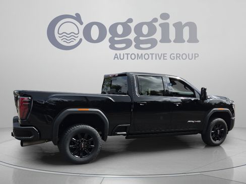 Used 2024 GMC Sierra 2500 AT4 w/ AT4 Premium Plus Package AWD/4WD image 5