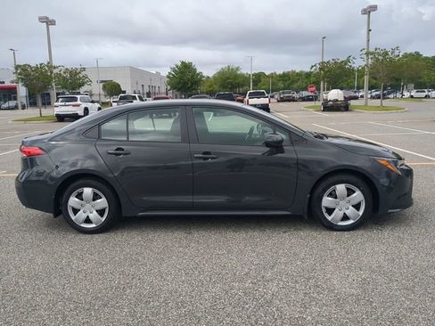 Certified 2025 Toyota Corolla LE image 3