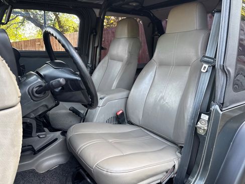 Used 2004 Jeep Wrangler X w/ Convenience Group AWD/4WD image 24