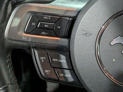 Used 2018 Ford Mustang Coupe image 21