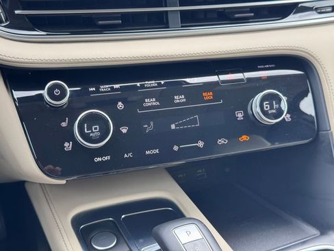 Used 2023 INFINITI QX60 Luxe w/ Performance Audio Package FWD image 14