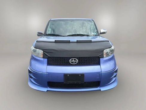 Used 2010 Scion xB FWD image 2