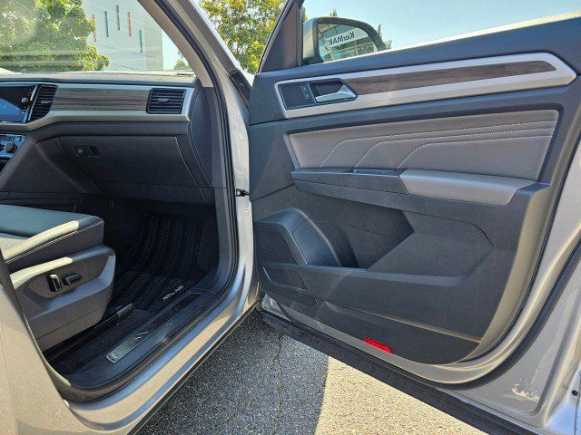 Used 2023 Volkswagen Atlas SEL AWD/4WD image 12
