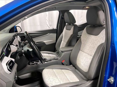 Used 2022 Chevrolet Bolt EUV Premier w/ Sun & Sound Package image 10