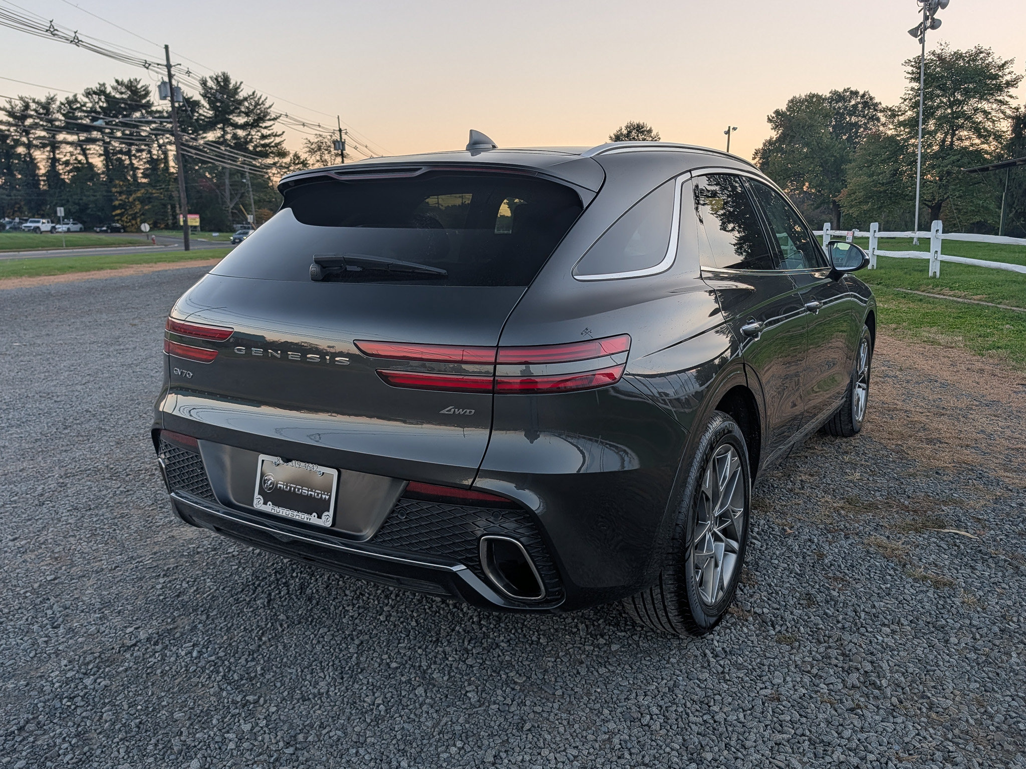 Used 2025 Genesis GV70 2.5T AWD/4WD image 5