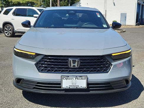 Used 2023 Honda Accord Sport image 2