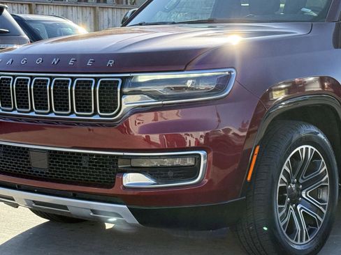 Used 2023 Jeep Wagoneer L Series II image 8