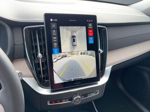 New 2026 Volvo XC90 B6 Plus w/ Protection Package image 25