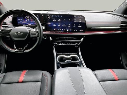 Used 2024 Chevrolet Traverse RS FWD image 16