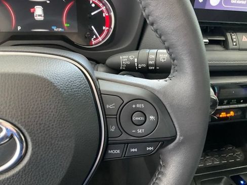 Used 2023 Toyota RAV4 XLE Premium FWD image 12