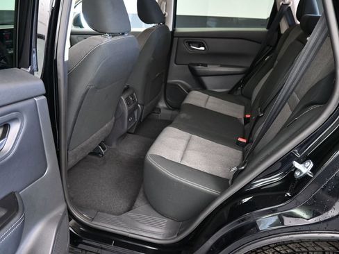 Used 2025 Nissan Rogue SV AWD/4WD image 17