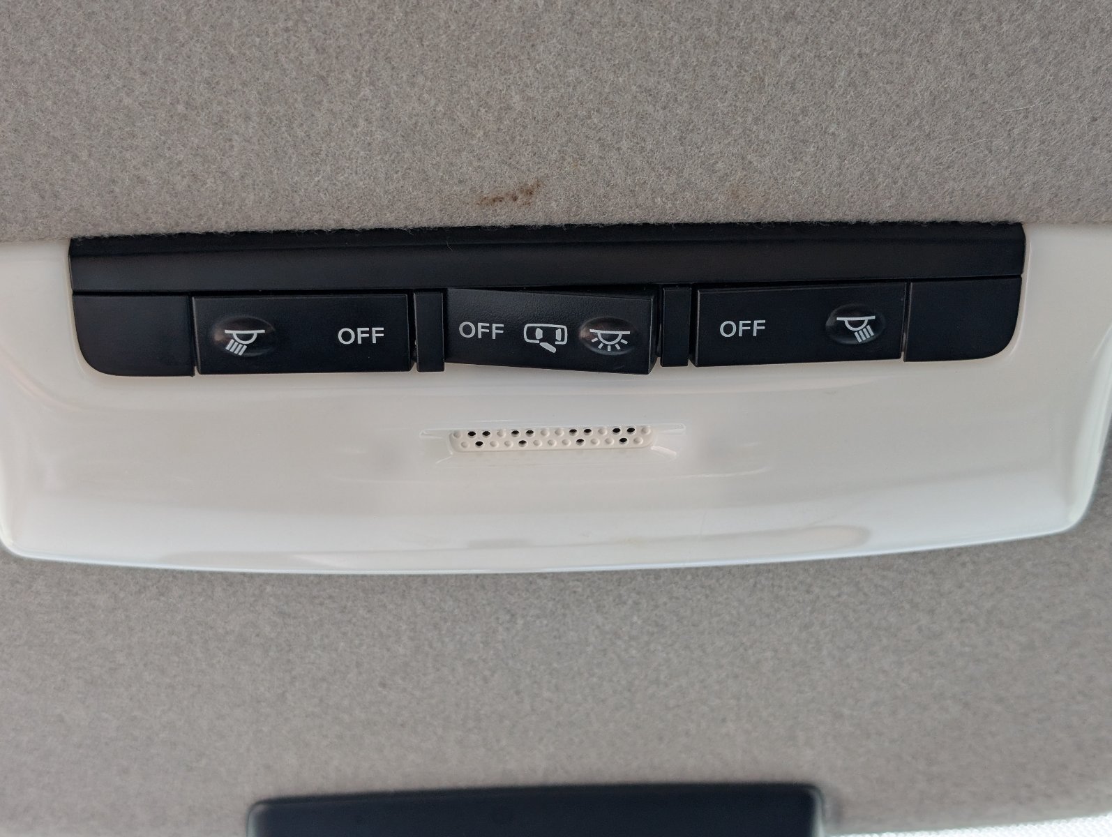 Used 2024 Nissan Kicks S FWD image 17