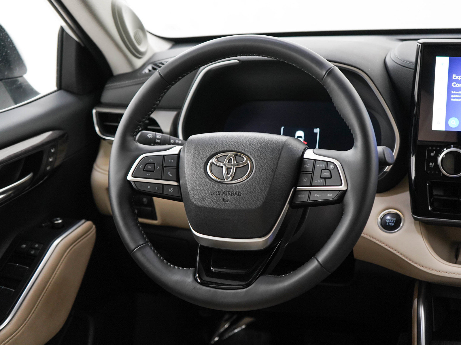 Used 2025 Toyota Highlander Limited AWD/4WD image 15