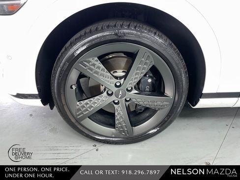 Used 2025 Genesis GV70 3.5T Sport w/ Sport Prestige Package image 11