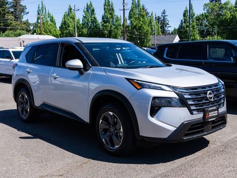 Used 2025 Nissan Rogue SV FWD image 1