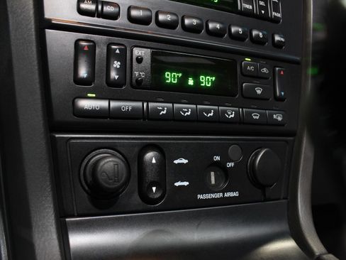 Used 2002 Ford Thunderbird Deluxe image 50