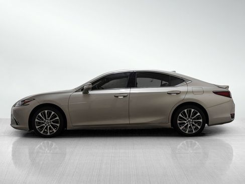 Used 2019 Lexus ES 300h image 3