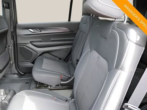 New 2025 Jeep Grand Cherokee L Laredo AWD/4WD image 15