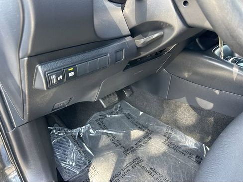 Used 2022 Toyota Corolla LE FWD image 29