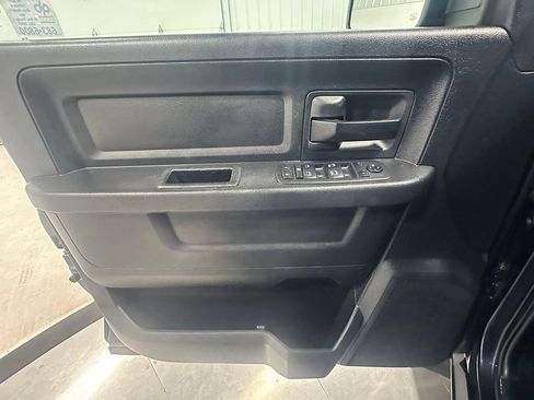 Used 2017 RAM 1500 Express AWD/4WD image 17