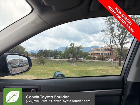 Used 2019 Toyota Highlander Limited Platinum AWD/4WD image 11