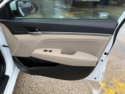 Used 2018 Hyundai Elantra SEL FWD image 13