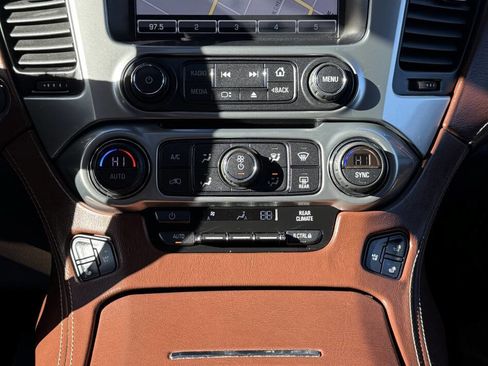 Used 2015 Chevrolet Suburban LTZ image 24