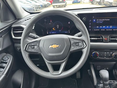Used 2025 Chevrolet TrailBlazer LT AWD/4WD image 8