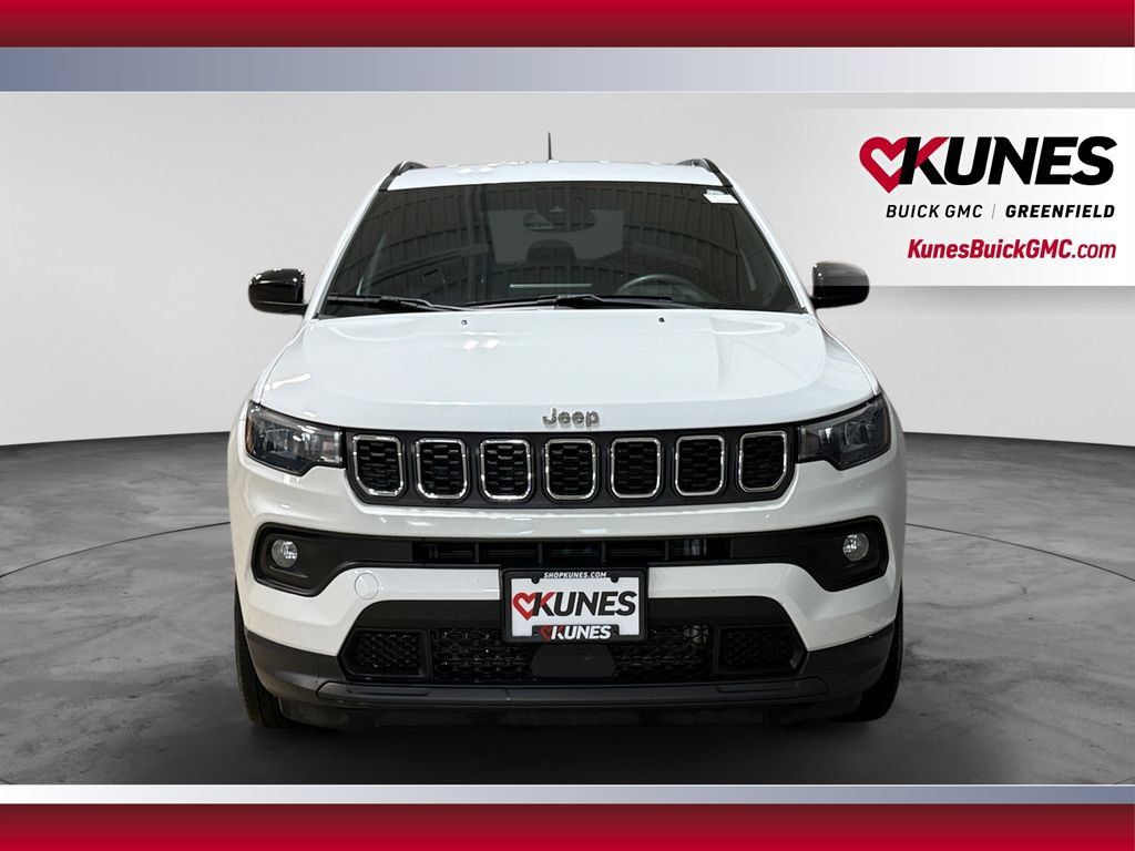 Used 2024 Jeep Compass Latitude AWD/4WD image 4