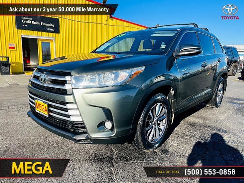 Used 2019 Toyota Highlander XLE image 2