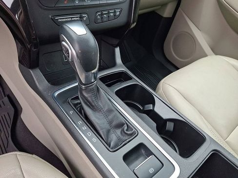 Used 2019 Ford Escape Titanium AWD/4WD image 16