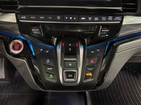 Used 2025 Honda Odyssey Elite image 24