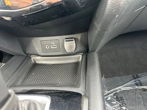 Used 2019 Nissan Rogue S w/ Special Edition Package FWD image 47