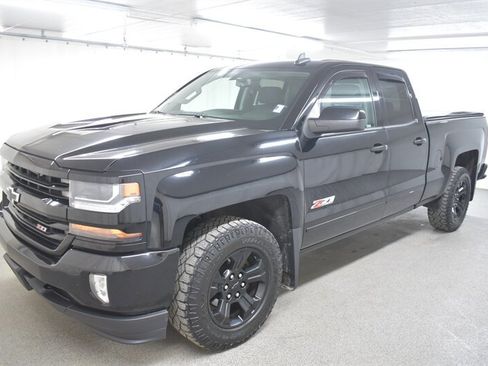 Used 2016 Chevrolet Silverado 1500 LT w/ Midnight Edition image 3