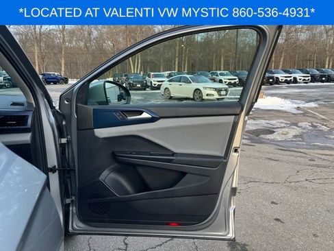 Certified 2022 Volkswagen Taos SE image 21