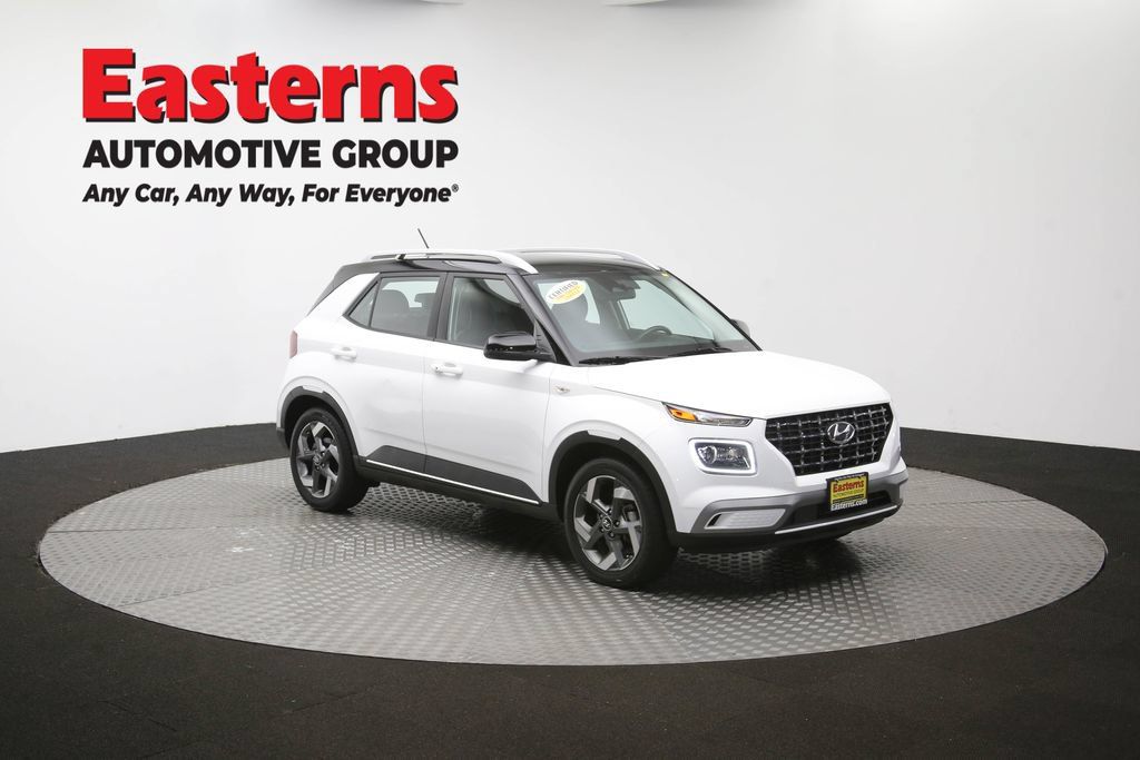 Used 2025 Hyundai Venue Limited FWD image 48