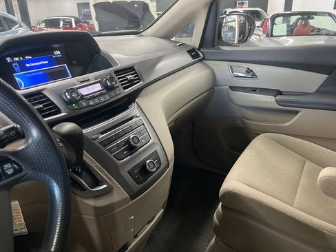 Used 2014 Honda Odyssey LX image 28